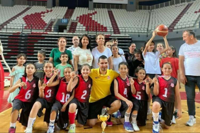 Antalya'da küçük basketbolcular lig ikincisi
