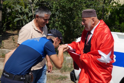 Adem Amca'nın bayrak sevgisi